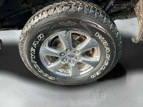 Used 2018 Ford F150 XLT w/ XTR Package image 11