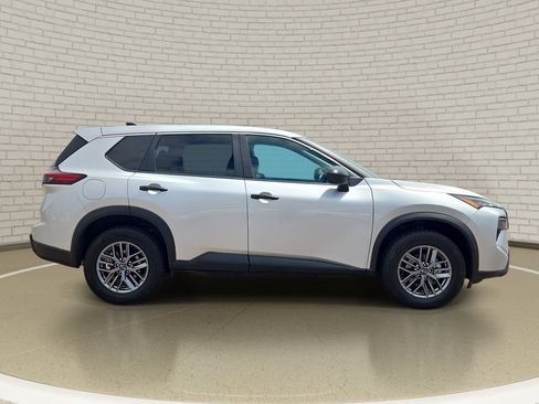 Certified 2024 Nissan Rogue S AWD/4WD image 4