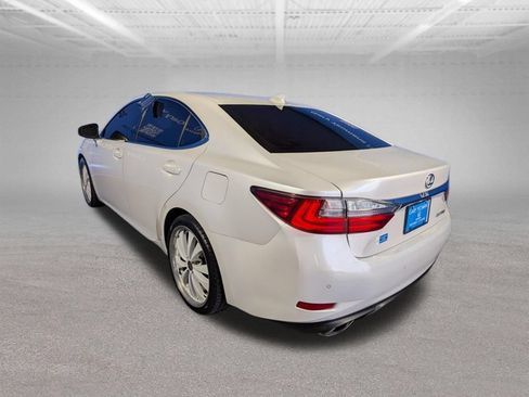 Used 2016 Lexus ES 350 w/ Premium Package w/Wood Trim FWD image 7
