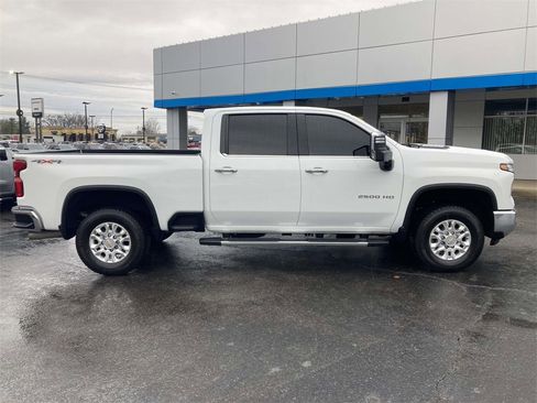 Used 2024 Chevrolet Silverado 2500 LTZ image 2