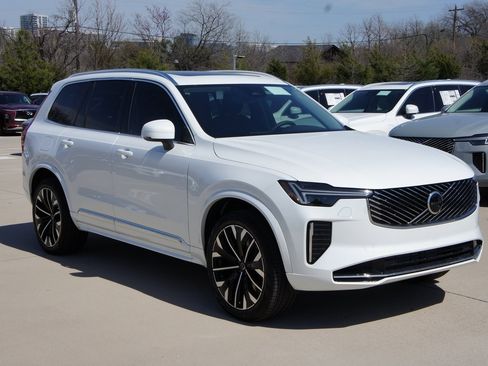 New 2025 Volvo XC90 T8 Core w/ Climate Package image 3