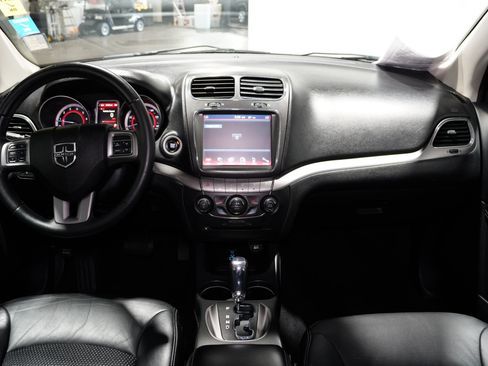 Used 2019 Dodge Journey Crossroad w/ Driver Convenience Group image 10