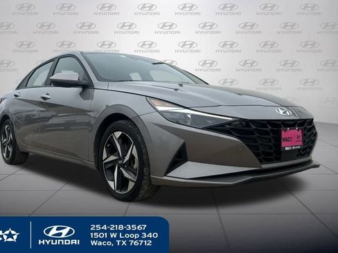 Used 2023 Hyundai Elantra SEL w/ Convenience Package image 3
