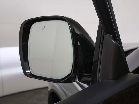 Used 2024 Nissan Armada Platinum image 28