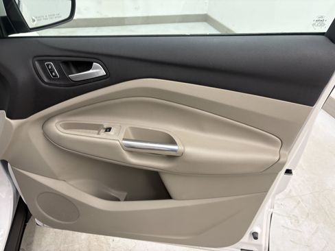 Used 2013 Ford Escape SE FWD image 25