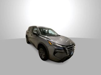 Used 2024 Nissan Rogue S video 2