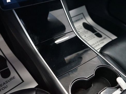 Used 2018 Tesla Model 3 Long Range image 34