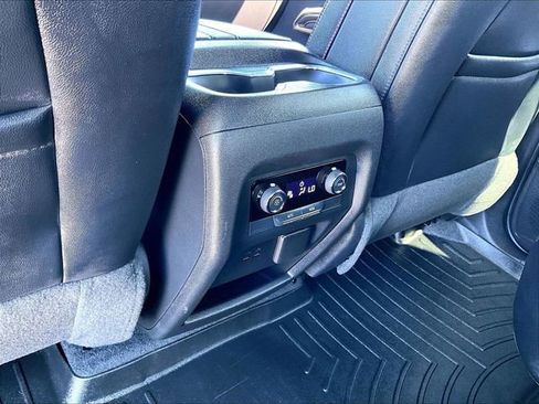 Used 2024 Chevrolet Traverse Z71 image 28