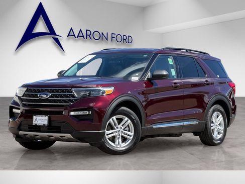 Used 2022 Ford Explorer XLT w/ Equipment Group 202A RWD image 2