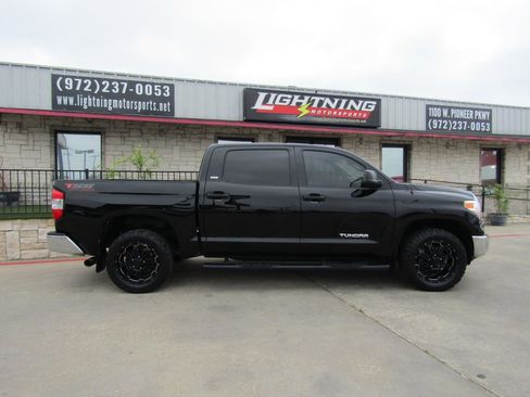 Used 2016 Toyota Tundra SR5 w/ SR5 Upgrade Package image 5