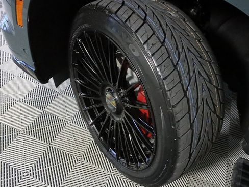 Used 2025 Cadillac Escalade V w/ LPO, ONYX Package image 48