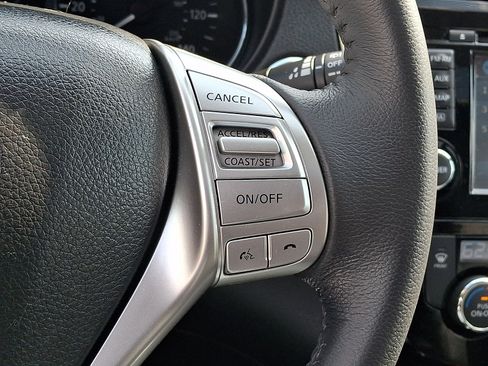 Used 2015 Nissan Rogue SL w/ SL Premium Package FWD image 24