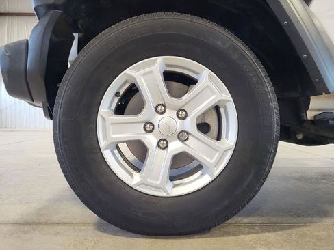 Used 2023 Jeep Wrangler Unlimited Sport image 10