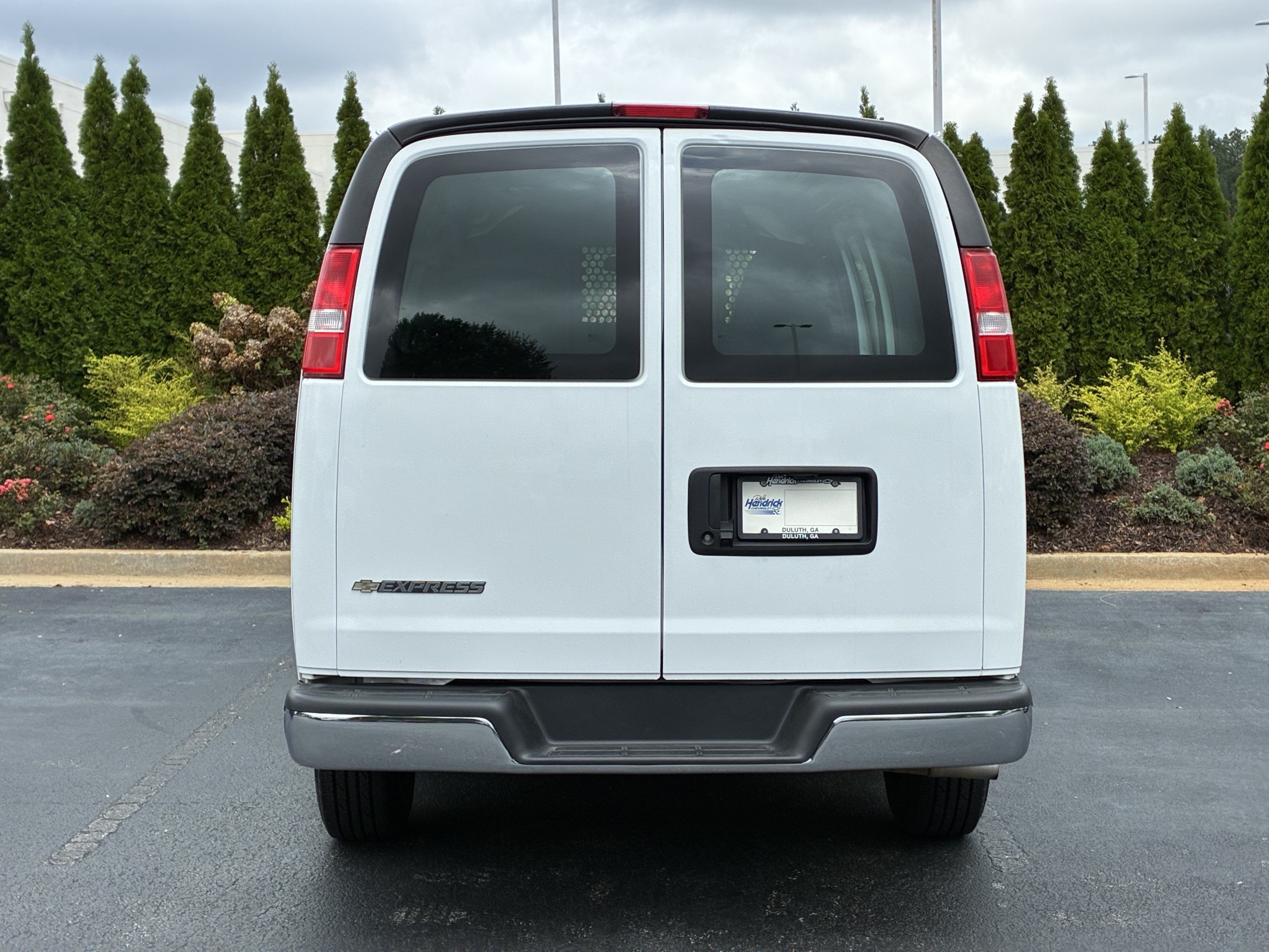 Used 2025 Chevrolet Express 2500 w/ Driver Convenience Package RWD image 7