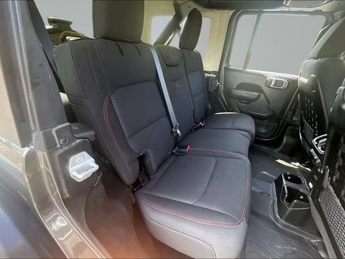 Used 2022 Jeep Wrangler Unlimited Rubicon AWD/4WD image 24