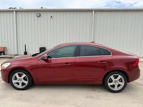 Used 2012 Volvo S60 T5 FWD image 2