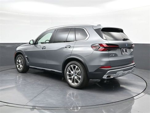 New 2026 BMW X5 xDrive50e w/ Climate Comfort Package image 6
