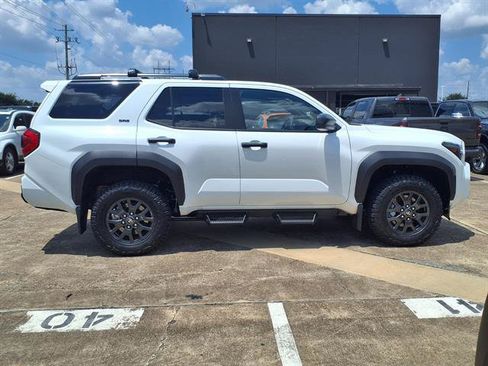 Used 2026 Toyota 4Runner SR5 AWD/4WD image 25