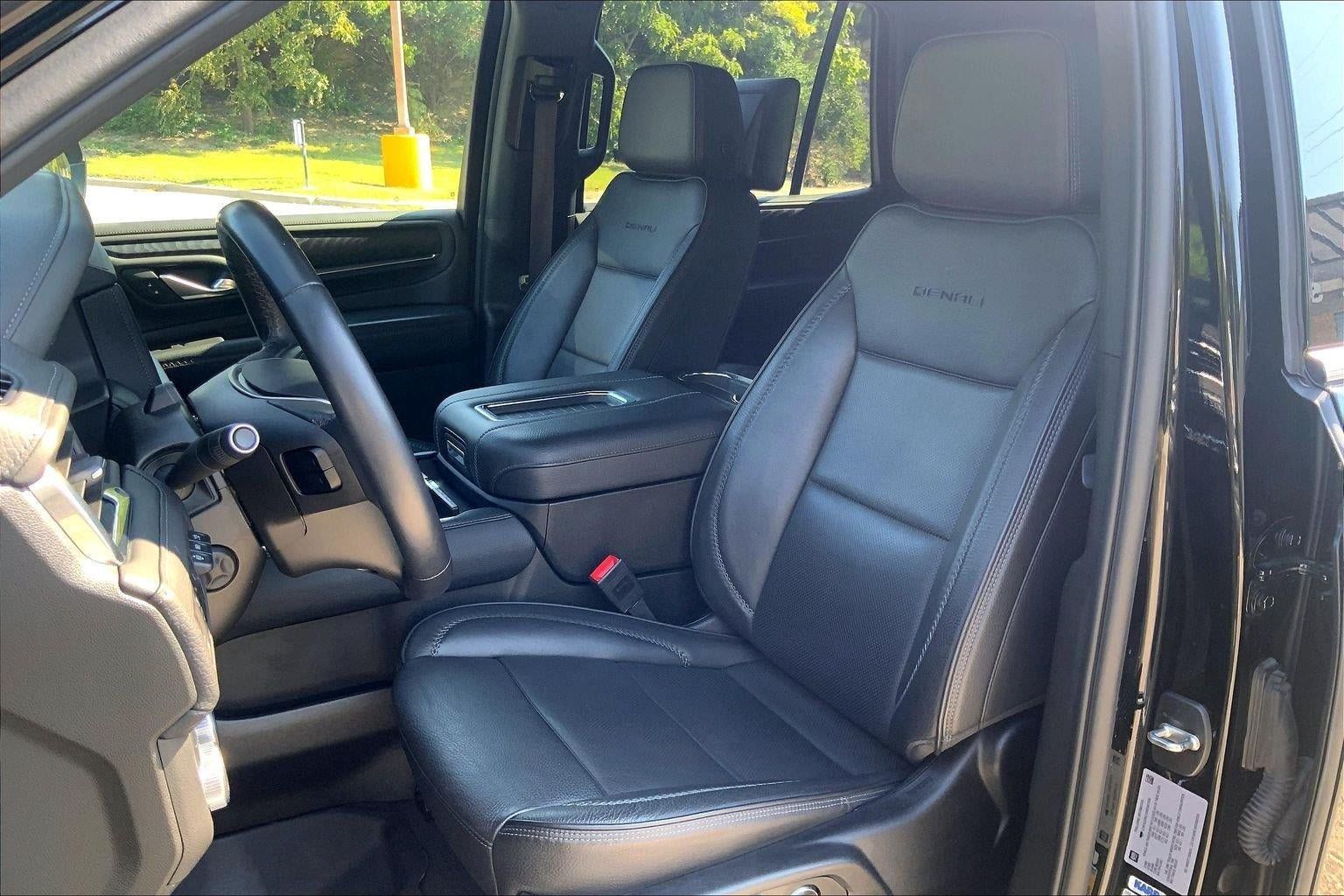 Used 2024 GMC Yukon Denali w/ Denali Reserve Package AWD/4WD image 23