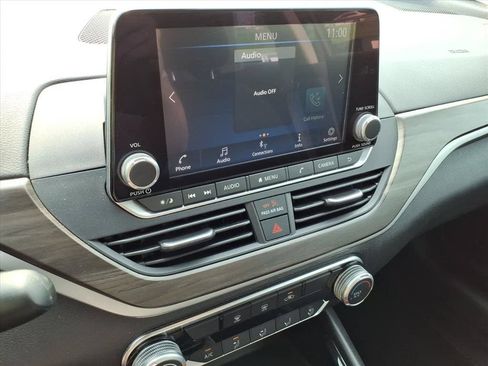 Used 2024 Nissan Altima 2.5 SV FWD image 30