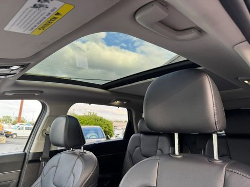 Used 2023 Kia Sorento SX AWD/4WD image 28