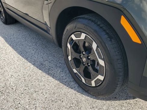 Used 2025 Hyundai Santa Fe SEL image 5