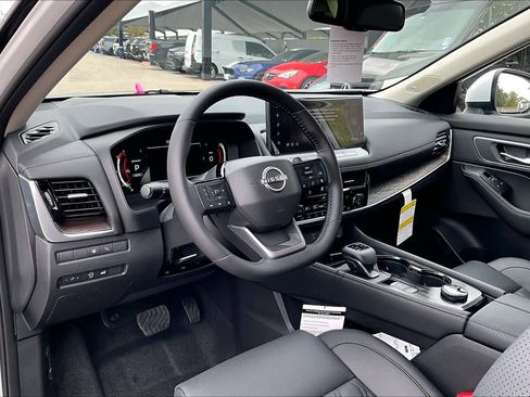 New 2026 Nissan Rogue Platinum w/ Platinum Premium Package image 10