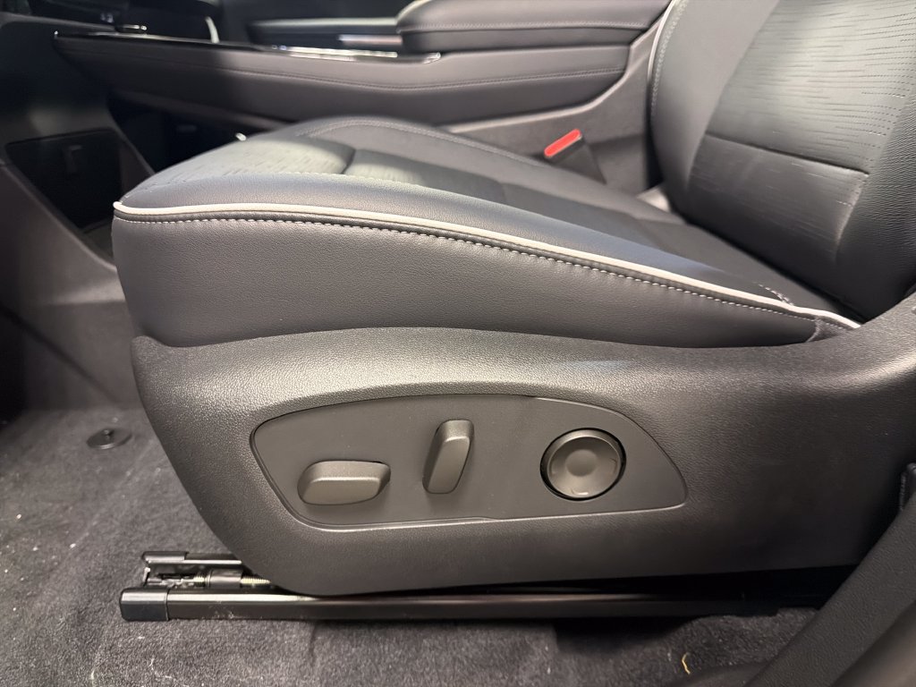 New 2026 Buick Enclave Sport Touring w/ Power Package FWD image 26