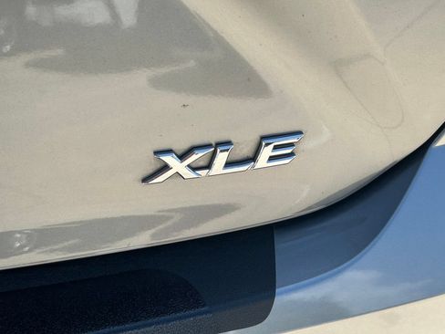 Used 2025 Toyota Camry XLE FWD image 13