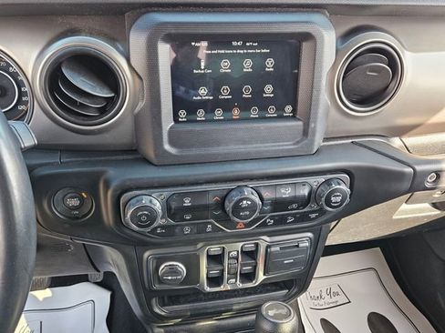 Used 2020 Jeep Wrangler Unlimited Sport image 17