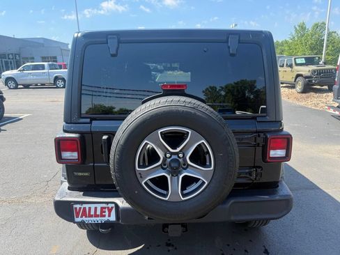 Used 2022 Jeep Wrangler Unlimited Sport AWD/4WD image 5