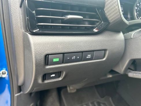 Used 2025 Nissan Sentra SV FWD image 16