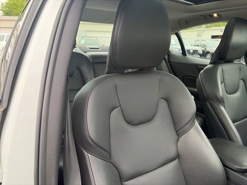 Used 2021 Volvo S60 T6 Momentum AWD/4WD image 34