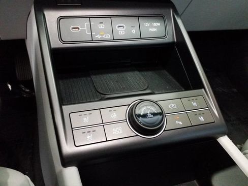 Certified 2024 Hyundai Kona Limited AWD/4WD image 8