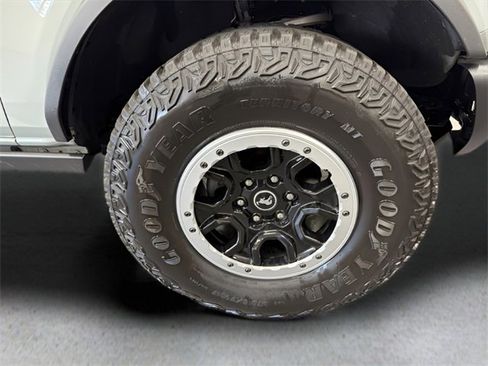 Used 2023 Ford Bronco Badlands image 37