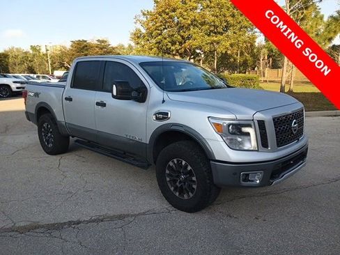 Used 2017 Nissan Titan PRO-4X image 5