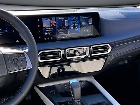 New 2026 Nissan Sentra SL image 6