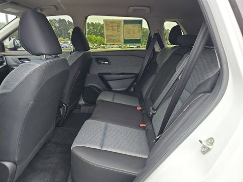 Used 2023 Nissan Rogue SV FWD image 14