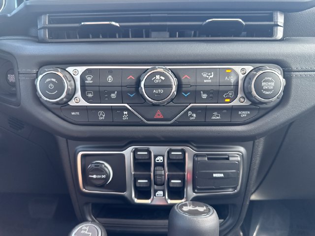 New 2027 Jeep Wrangler Unlimited Sahara AWD/4WD image 24