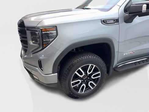 Used 2025 GMC Sierra 1500 AT4 w/ AT4 Premium Package AWD/4WD image 18