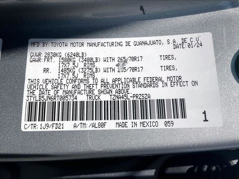 Used 2024 Toyota Tacoma TRD Off-Road image 34