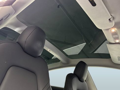 Used 2018 Tesla Model 3 Performance image 14