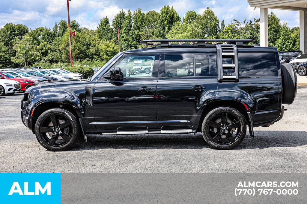 Used 2023 Land Rover Defender 130 X-Dynamic SE AWD/4WD image 8