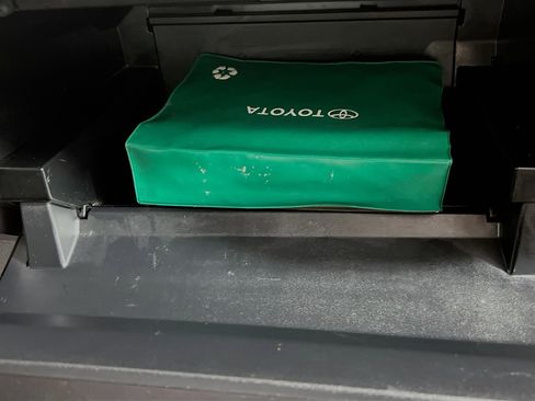 Used 2018 Toyota Tacoma SR5 image 34