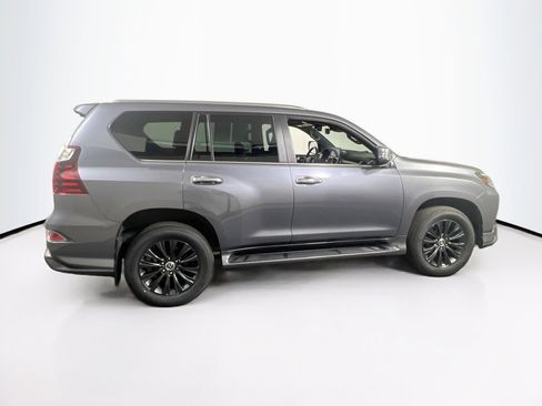 Used 2022 Lexus GX 460 Premium w/ Accessory Package image 4