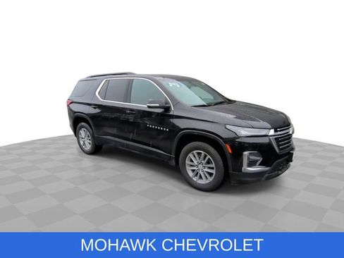 Used 2023 Chevrolet Traverse LT AWD/4WD image 2