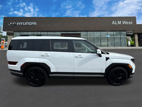 Used 2025 Hyundai Santa Fe Limited image 4
