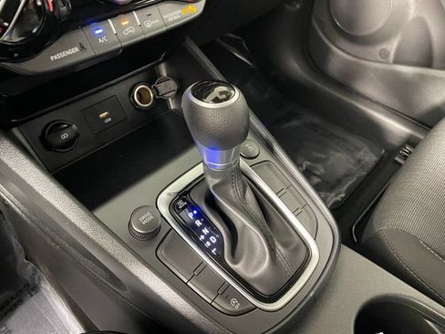 Used 2022 Hyundai Kona SEL AWD/4WD image 9