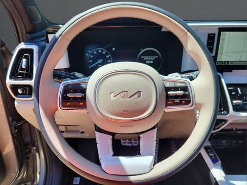 Used 2023 Kia Sorento SX Prestige image 16