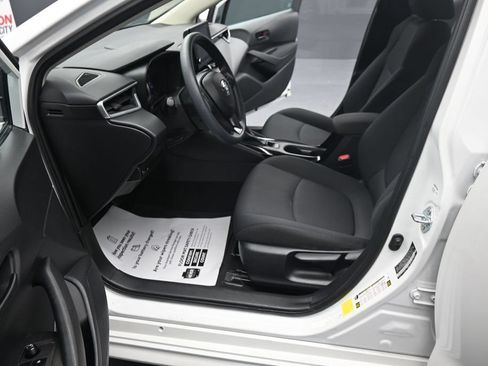 Used 2022 Toyota Corolla LE FWD image 17